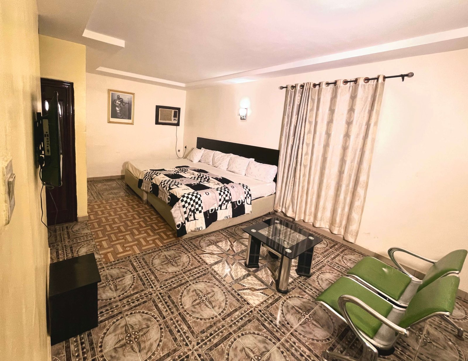 Twin Executive Delight